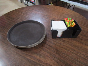 (4) 14 Server Trays & Bar Organizer