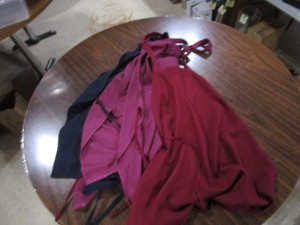 (5) Aprons