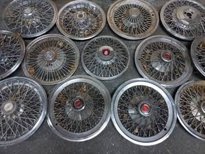 lot 10 image: Collection of 13 Hubcaps