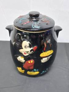 lot 9 image: Mickey Mouse Cookie Jar