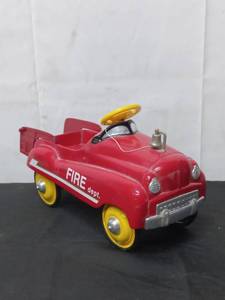 lot 43 image: Metal Toy Firetruck