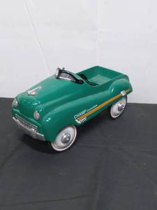 lot 44 image: Metal Toy Convertible