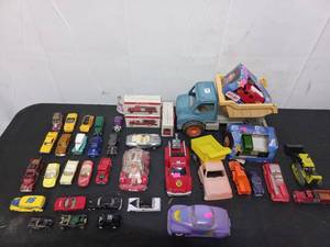 lot 47 image: Assortment of ModelToy Cars and Trucks