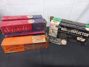 lot 73 image: Assortment of Vintage Car Parts