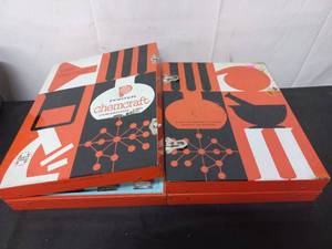 lot 81 image: Porter Science Chemcraft Chemistry Lab