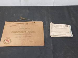 lot 141 image: Collection of Vintage Items