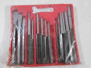 lot 197 image: (EC1) 16pc Chisel and Punch Set ...