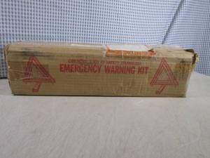 lot 207 image: (EC1) 3 Safety Triangles Emergency ...