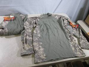 lot 224 image: (CSB) Lot of 2 Digital Camo Massif ...