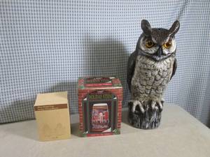 lot 225 image: (F-0) Cup Holder Phone Mount - Plas...