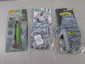 lot 243 image: (EC1) Mr. Crappie Fish Pick and 2 P...