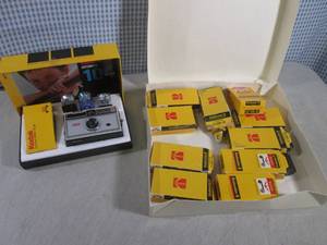 lot 30 image: (F-2) Vintage Kodak Instamatic 104 ...