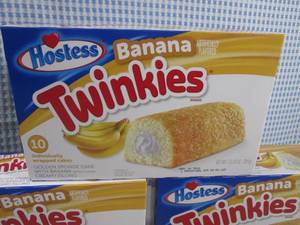 lot 66 image: (B-1) 3 Boxes Hostess Banana Twinki...