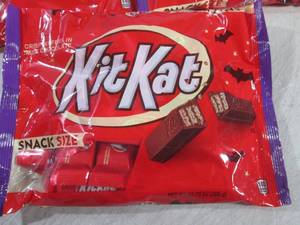 lot 92 image: (B-1) 3 Bags Snack Size Kit Kat Can...