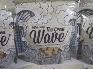 lot 121 image: (B-2) 6 Bags The Great Wave Dog Tre...