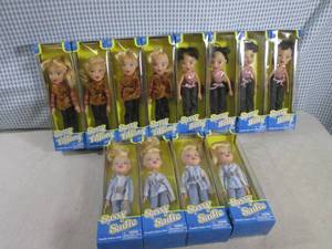 lot 123 image: (F-2) Lot of 12 Sassy Dolls 4 each ...