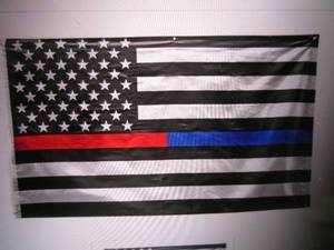 lot 140 image: (CNTR) 3 ft x 5 ft Red and Blue Lin...