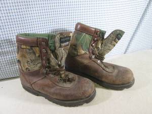 lot 166 image: (BSB) Pair Wolverine WorkHunting B...