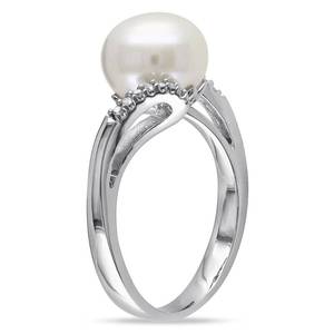 lot 237 image: BRAND NEW Michiko Silver Pearl & Diamond Bypass Ring