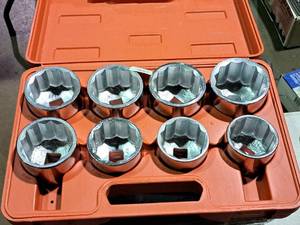 lot 320 image: 34 Socket Set 6-piece with Case