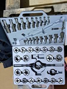 lot 321 image: Tap & Die Set 43-piece with Case