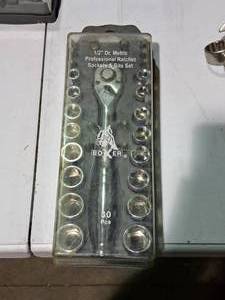 lot 341 image: Boxer 12 Metric Professional Ratchet Sockets & Bits Set 30-piece