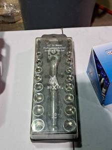 lot 340 image: Boxer 12 Metric Professional Ratchet Sockets & Bits Set 30-piece