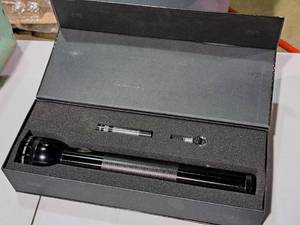 lot 333 image: Maglite 12 Flashlight Set with Padded Case