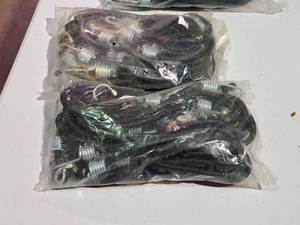 lot 364 image: Lot of (20) 4 Bungee Cords