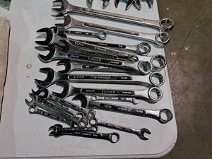 lot 385 image: Lot of (20) Combination Wrenches - ASE and Metric