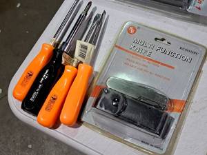 lot 389 image: Lot of (5) Hand Tools - SE Tools Multi-Function Knife with Case (in package), (4) Screwdrivers