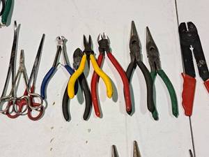 lot 413 image: Lot of (10) Hand Tools - Pliers, Snips, Wire Cutters