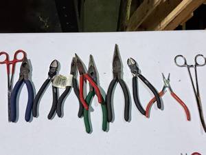 lot 414 image: Lot of (10) Hand Tools - Pliers, Snips