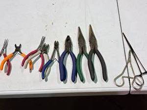 lot 417 image: Lot of (10) Hand Tools - Pliers, Snips