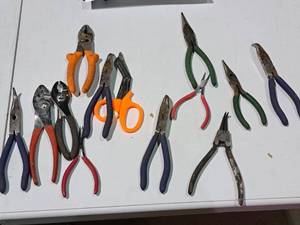 lot 418 image: Lot of (13) Hand Tools - Various Pliers