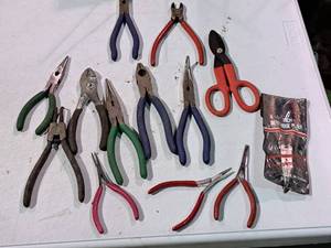 lot 421 image: Lot of (13) Hand Tools - Various Pliers