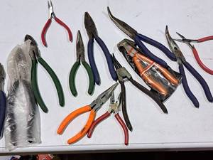 lot 423 image: Lot of (13) Hand Tools - Various Pliers