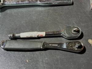 lot 443 image: Lot of (2) Ratchet Handles