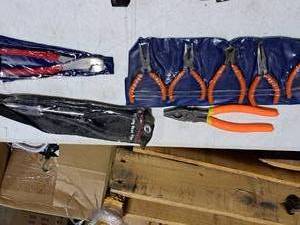lot 429 image: Lot of (4) Hand Tools - 11 Long Nose Plier, Snips, Pliers, 5-piece Plier Set