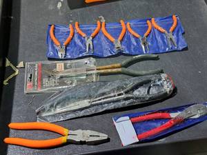 lot 431 image: Lot of (5) Hand Tools - 11 Long Nose Plier, 11 Extra Long Pliers, Pliers, 5-piece Plier Set, Pliers