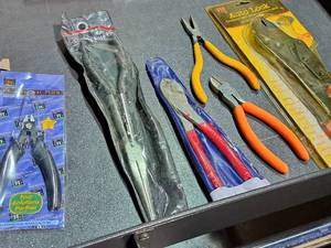 lot 434 image: Lot of (6) Hand Tools - 11 Long Nose Plier, Pliers, Wire Cutters, Needlenose Pliers, MIT Auto-Lock 10 Locking Pliers