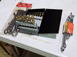 lot 490 image: Lot of (3) Hand Tools - 7-pc Black Wrench Set, Drill Bit Index, Bench Top 7-pc Combination Wrench Set Metric