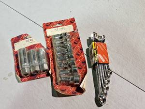 lot 496 image: Lot of (3) Hand Tools - Bench Top 7-pc Combination Wrench Set, 8-pc 38 Flex Socket Set, 3-pc Stud Extractor
