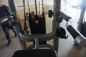 lot 15 image: Matrix Chin Assist Exercise Machine