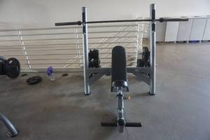 lot 31 image: Matrix Olympic Incline Bench Press Station