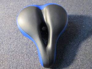 lot 4 image: Bike Seat...