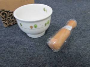 lot 51 image: Mortar & Pestle...