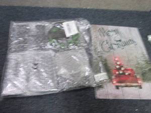 lot 109 image: 2 Home Dcor Items...