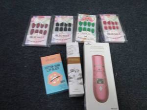 lot 112 image: 4 pks False Nails, Skin Cleaner, Ey...