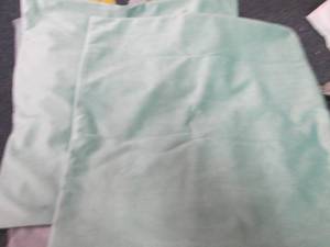 lot 122 image: 3- 2pks Velour Pillow Covers 16 inc...